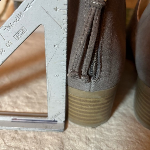 Kenneth Cole REACTION Women's Side Skip Ankle Boot Loafer, Concrete Size 8.5. - Picture 6 of 8